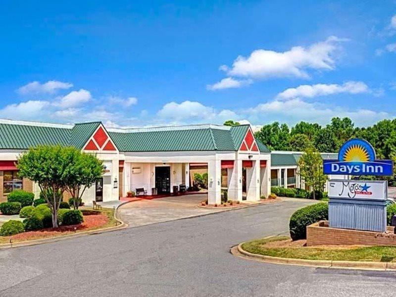 Days Inn Lake Norman Cornelius Exterior photo