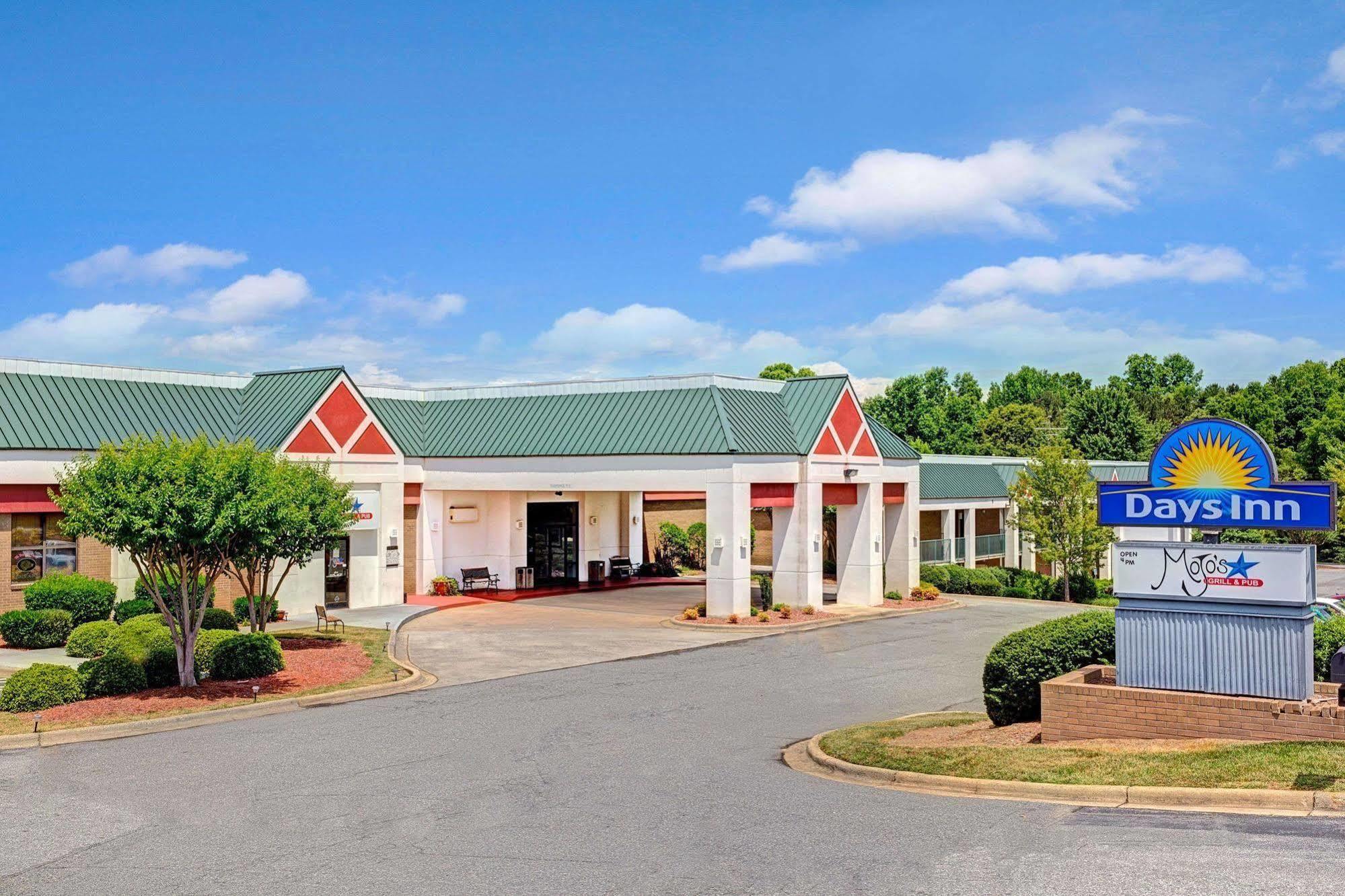 Days Inn Lake Norman Cornelius Exterior photo