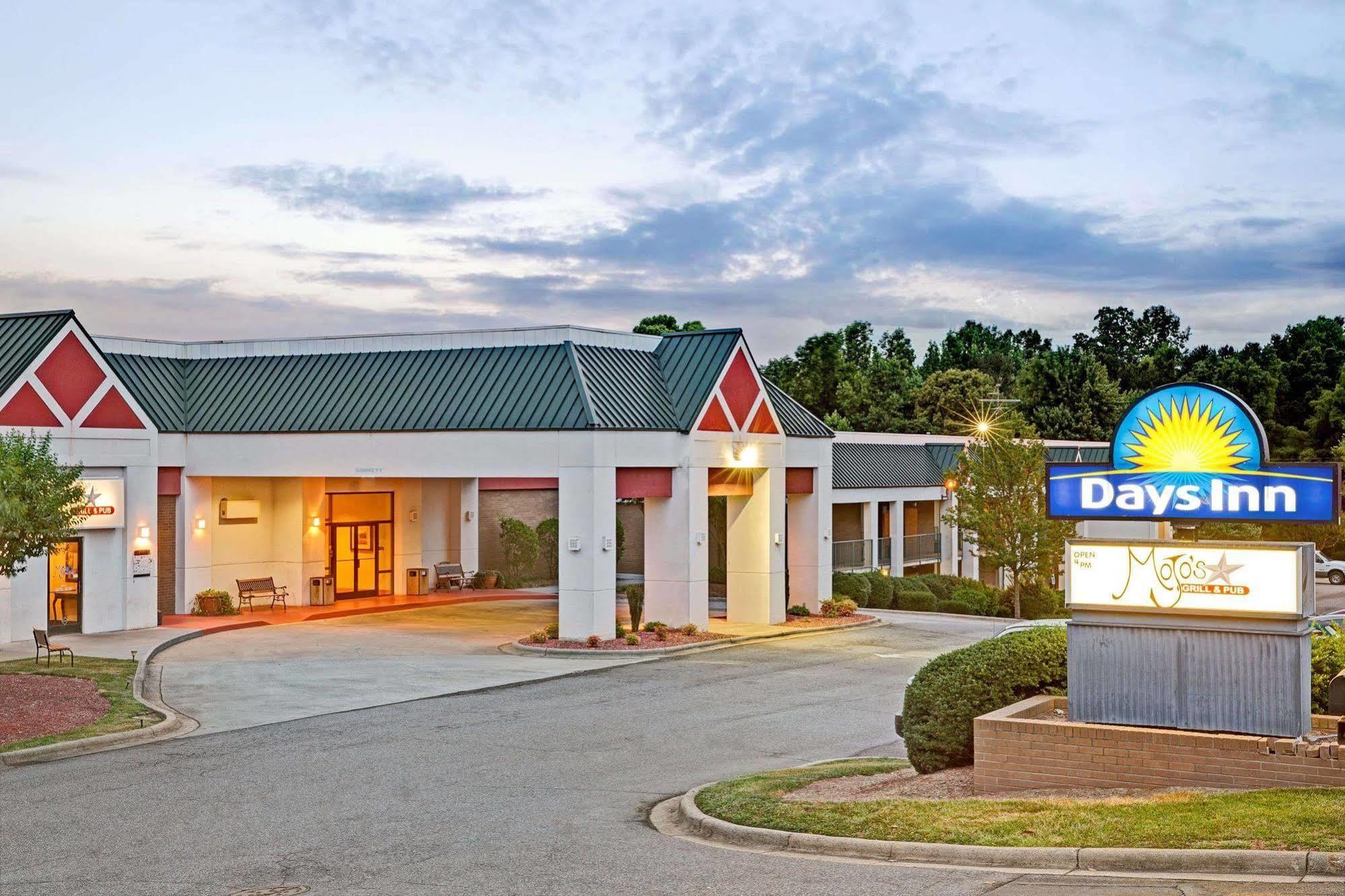 Days Inn Lake Norman Cornelius Exterior photo