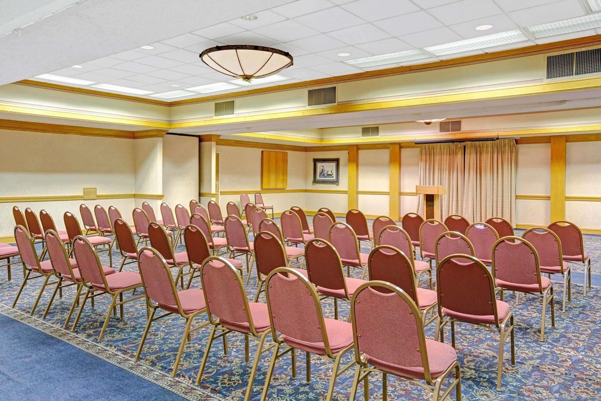 Days Inn Lake Norman Cornelius Exterior photo