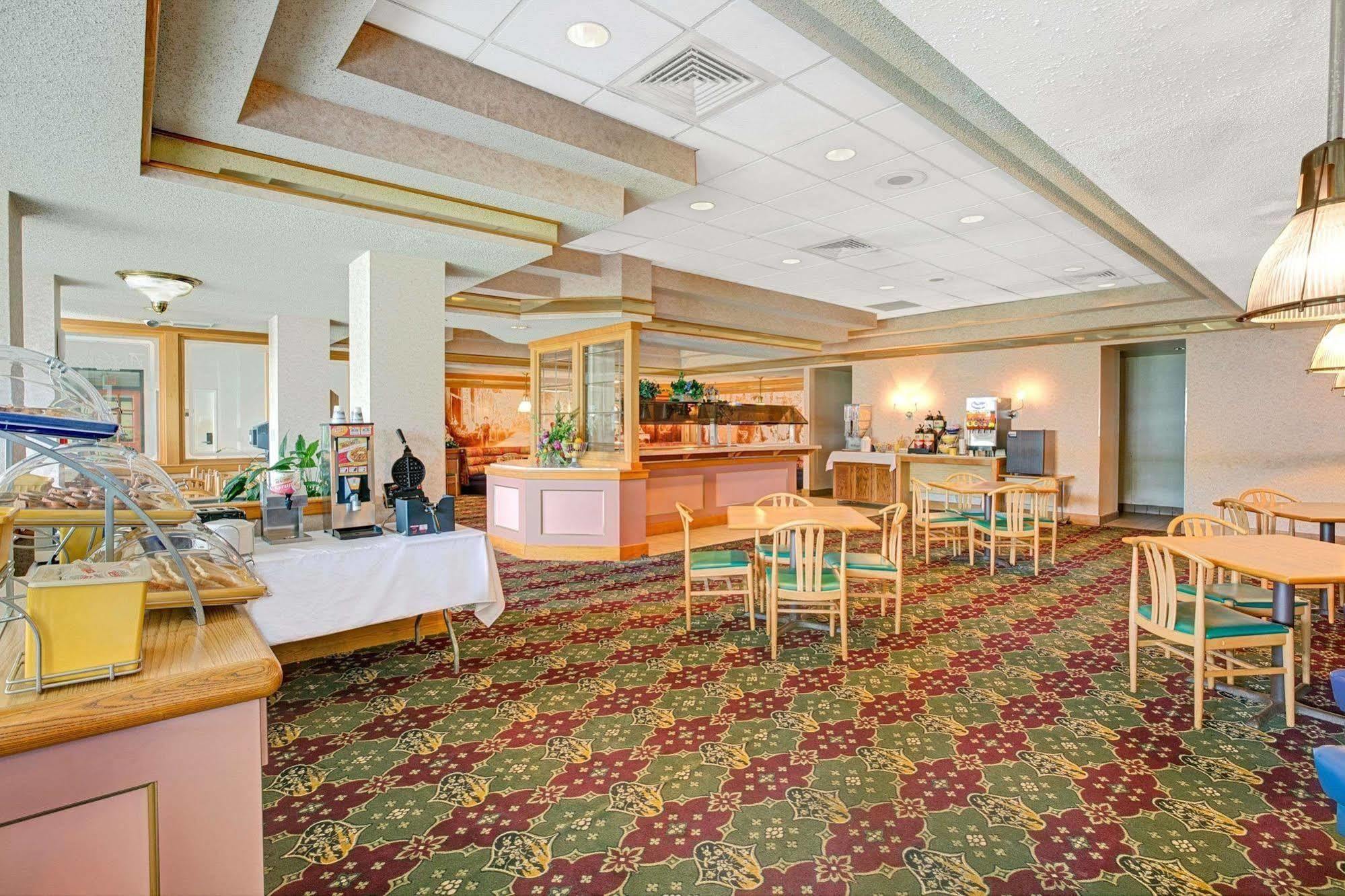 Days Inn Lake Norman Cornelius Exterior photo